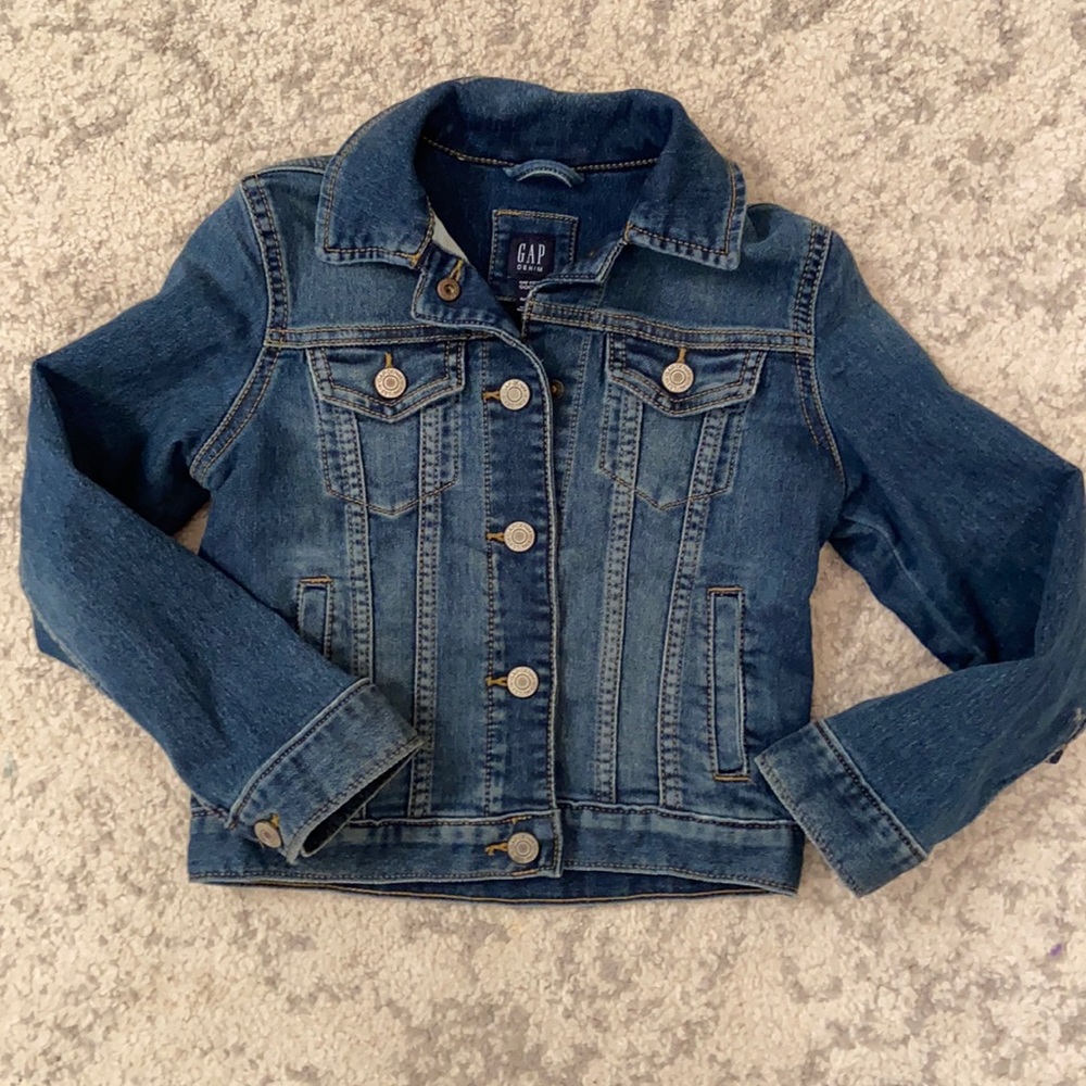 Gap jean jacket size S Regular - excellent condition